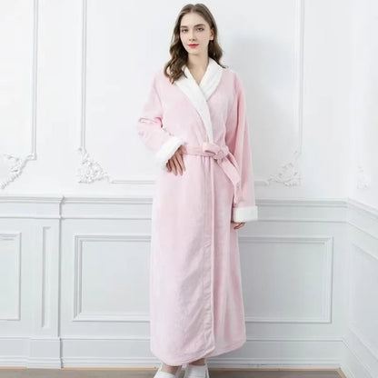 Skanto | Plush Fleece Contrast Trim Bathrobe