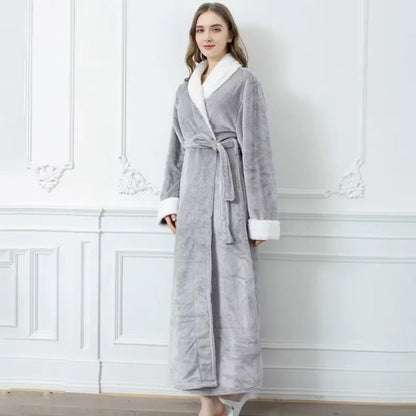 Skanto | Plush Fleece Contrast Trim Bathrobe