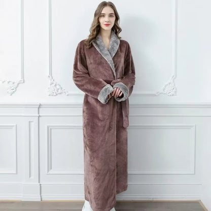 Skanto | Plush Fleece Contrast Trim Bathrobe
