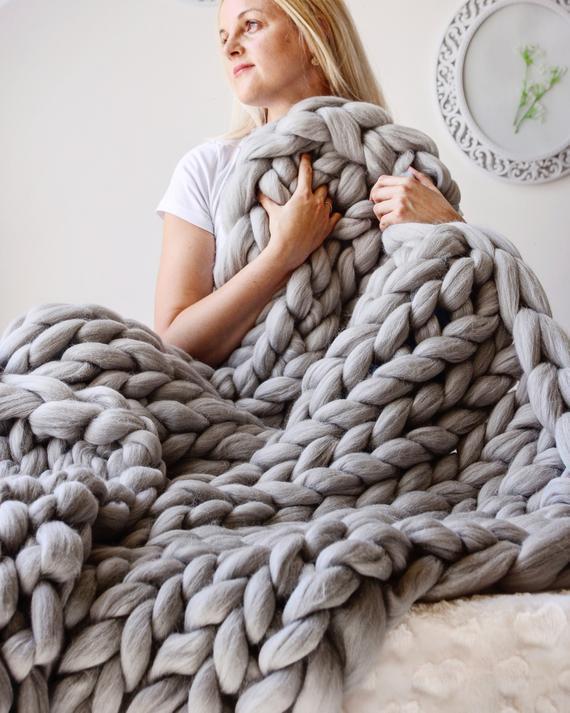 BowLift | Cozy Knitted Blanket 80x100 cm and 100x120 cm – Stylish Home Accessory for Autumn and Winter