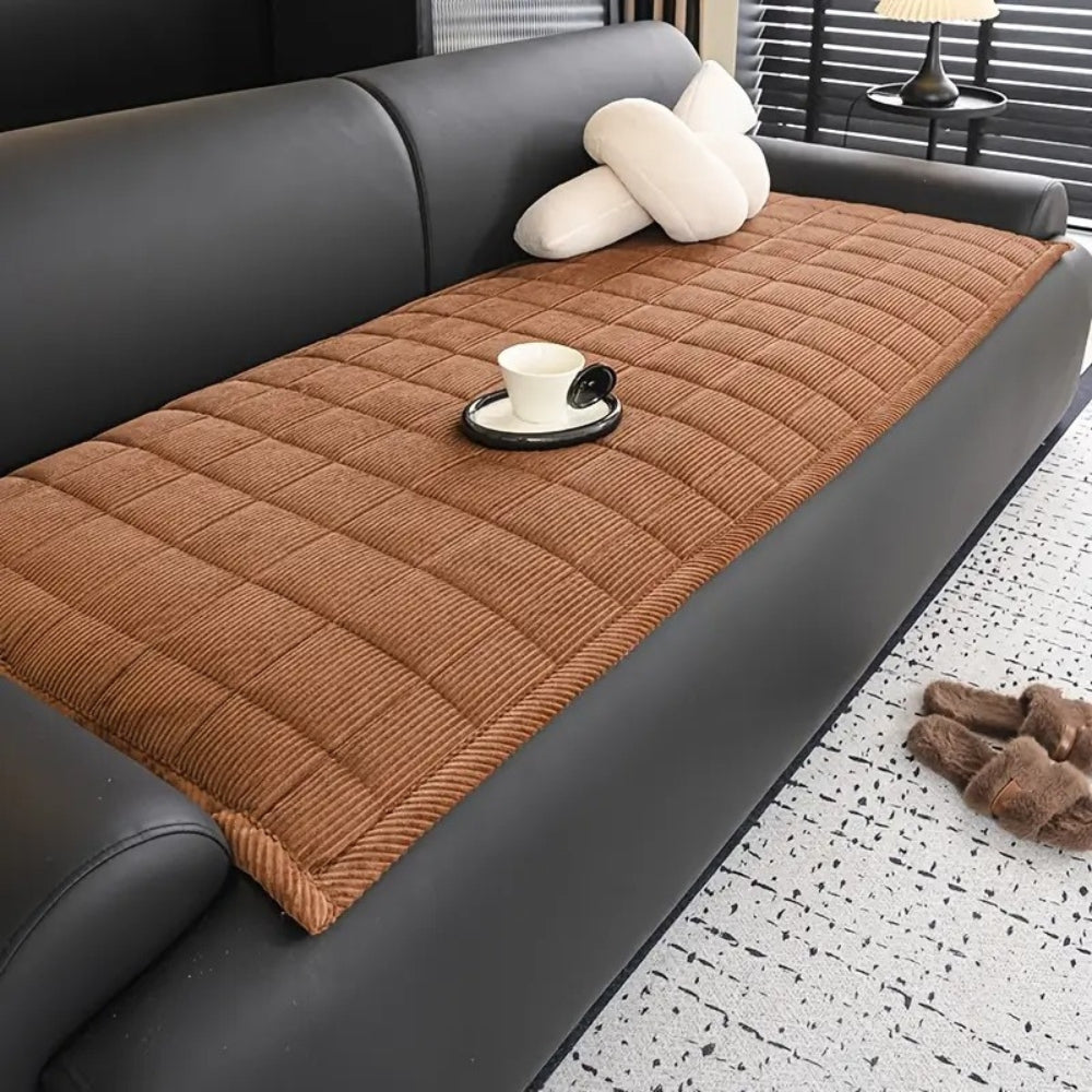 BowLift | Metro Line Quilted Couch Cover Mat