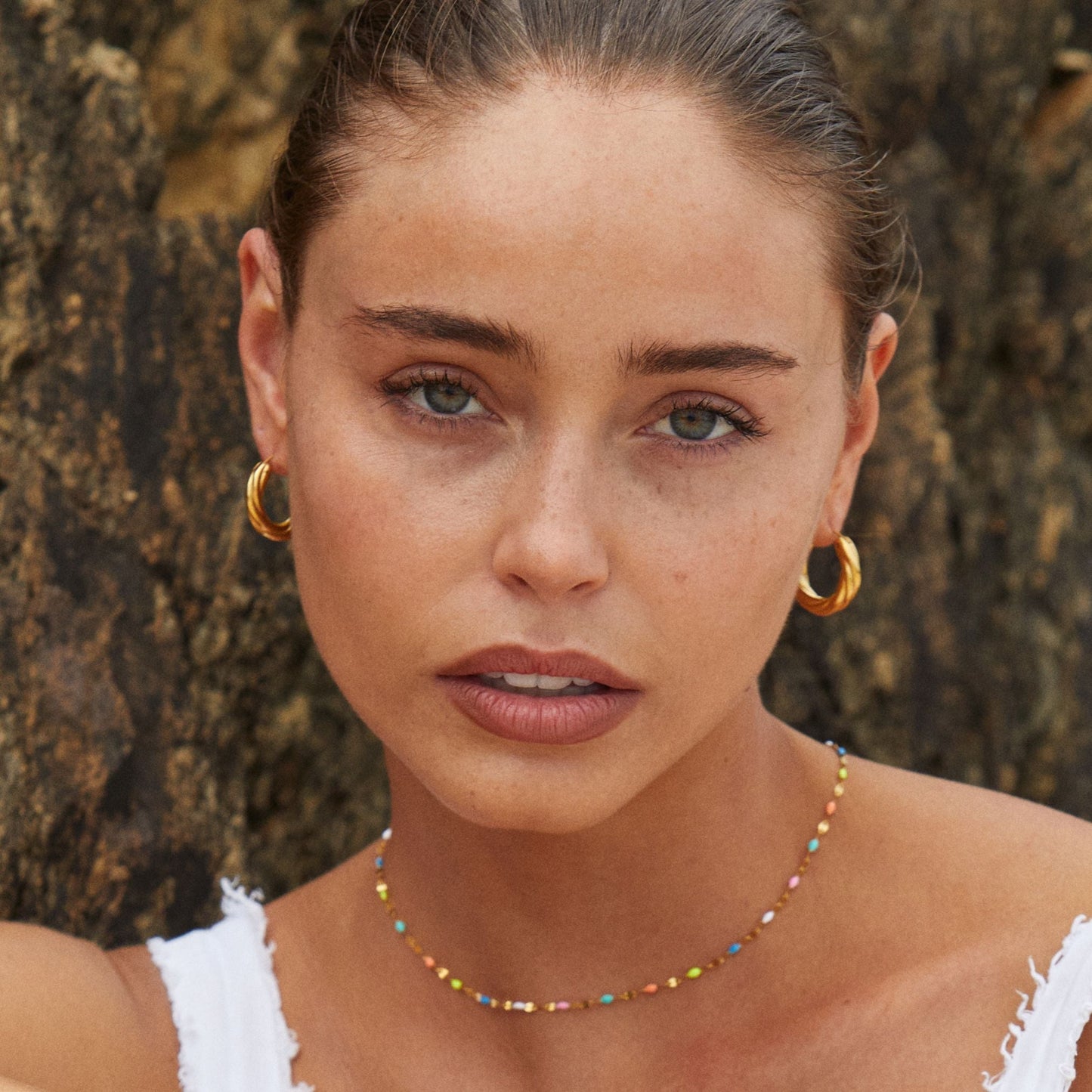 BowLift | Rainbow choker necklace for everyday use