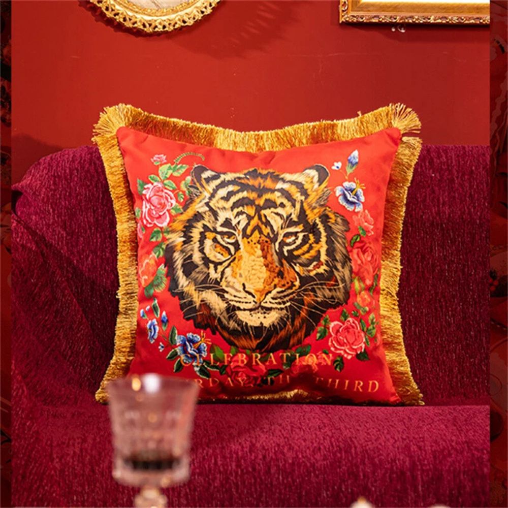 BowLift | Regal Tiger Artistic Velvet Cushion Cover