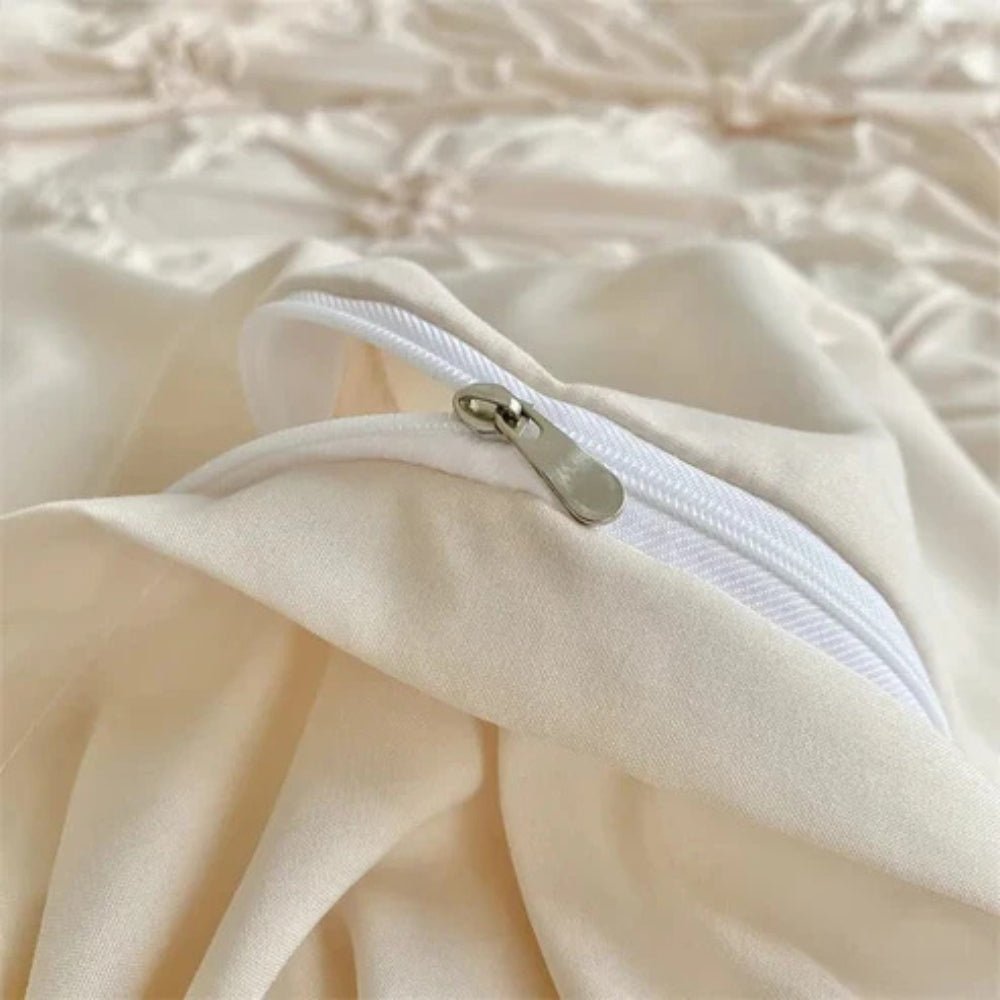 BowLift | Elegant Ruffle Duvet Cover Set with Floral Pattern