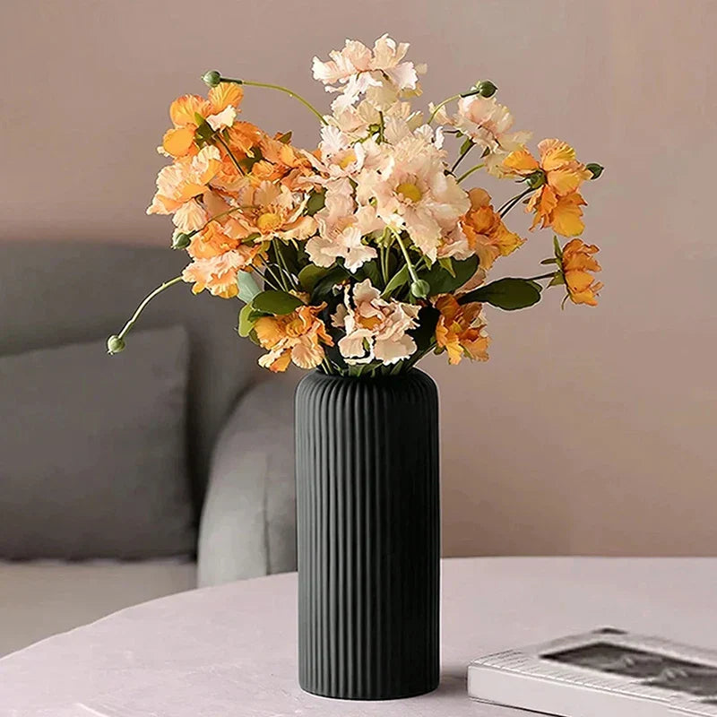 BowLift | LineaForm Modern Ceramic Vase – Artistic Stripes Decoration