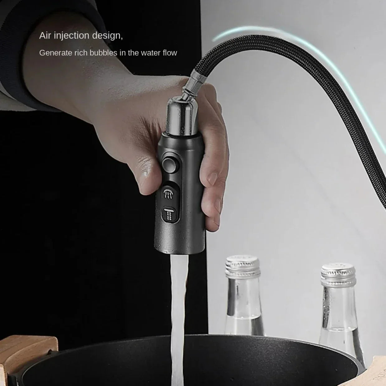 Skanto | Pull-out Kitchen Faucet with Digital Display and Swivel Spout