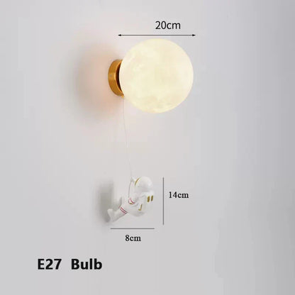 LunarGlow Wall Lamp - Moon-Shaped Astronaut Lighting