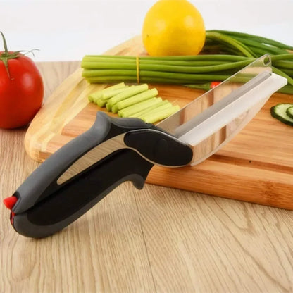 Skanto | 2-in-1 Knife with Cutting Board