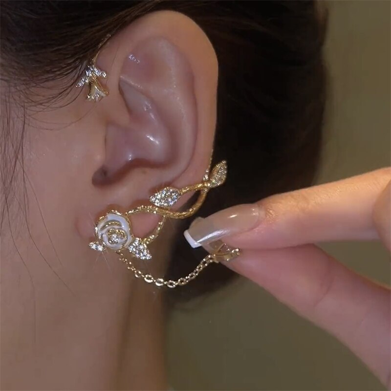 BowLift | Elegant Vintage Vibes Ear Clip