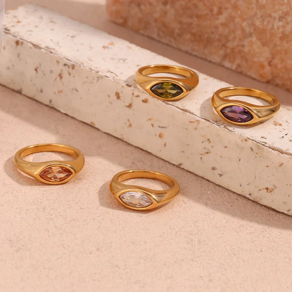 BowLift | 18k Oval Diamond Cut Ring