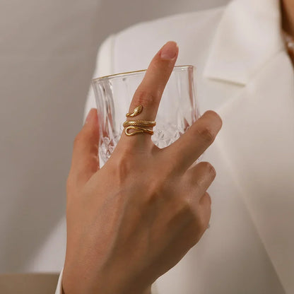 BowLift | Adjustable Spiraling Snake Ring