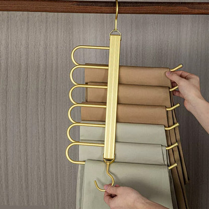 Brehn | Space-saving trouser hangers from Gardudu made of aluminum