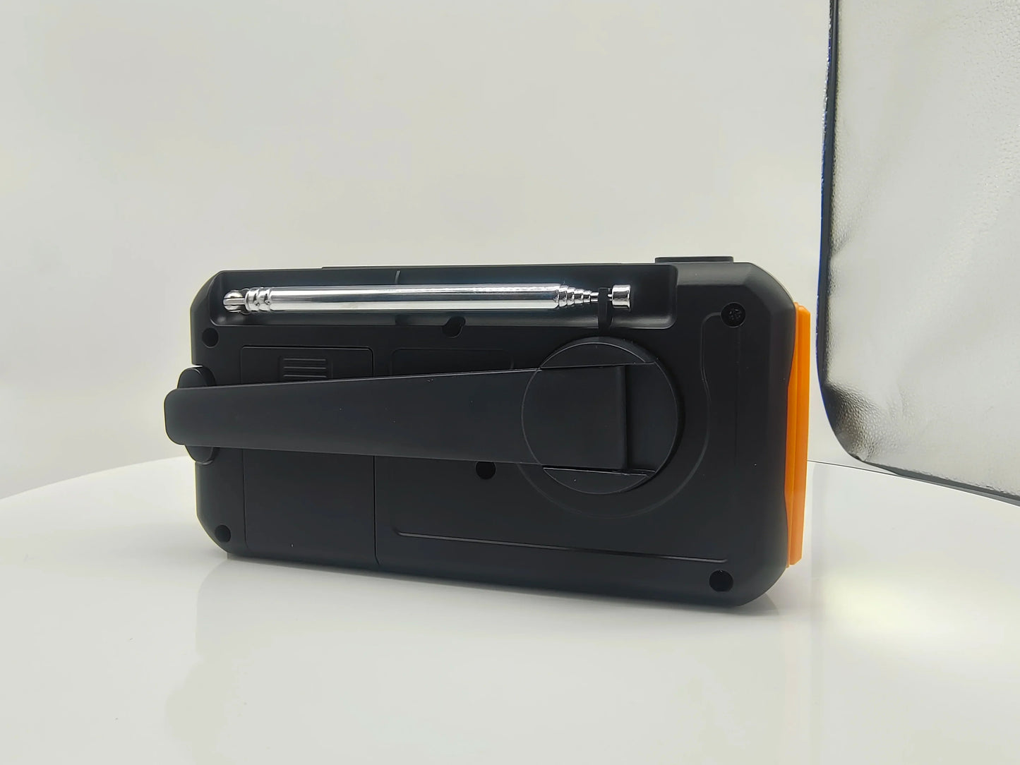BowLift | Emergency Radio on Solar Energy & Hand Dynamo – FM/AM Crisis Radio