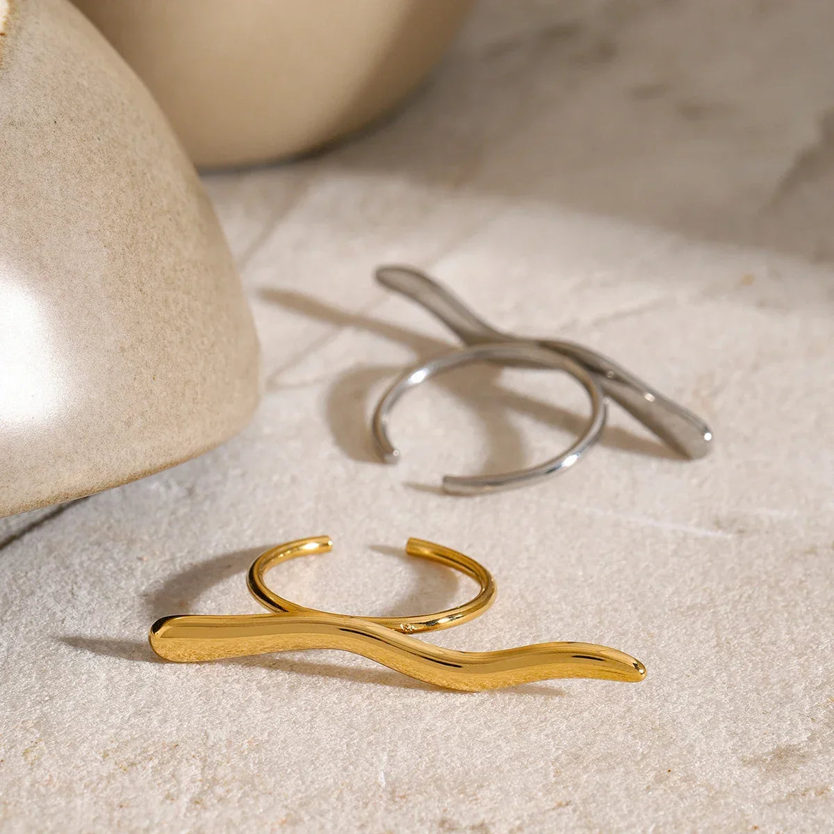 BowLift | Distinct Bar Ripple Ring
