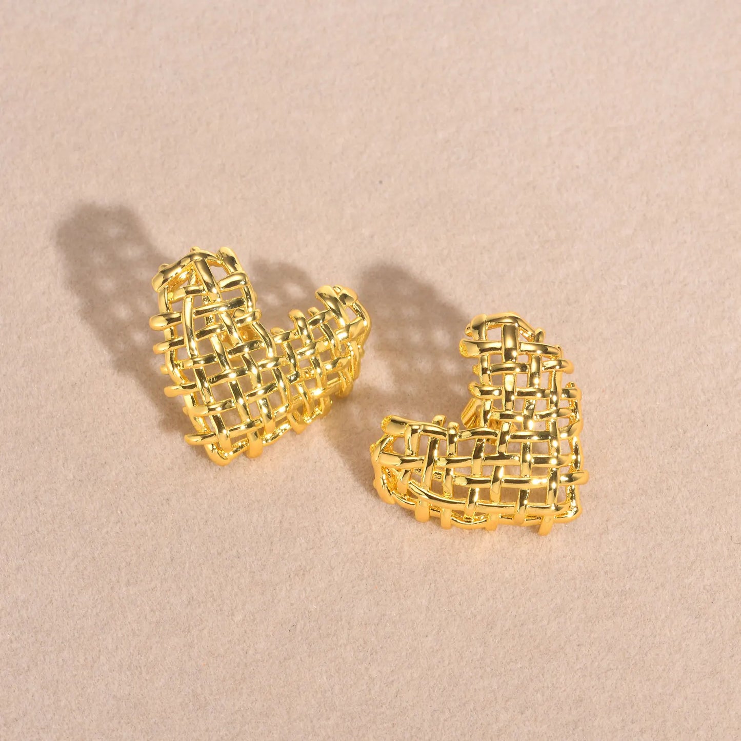 Skanto | 14k Woven Heart Earrings