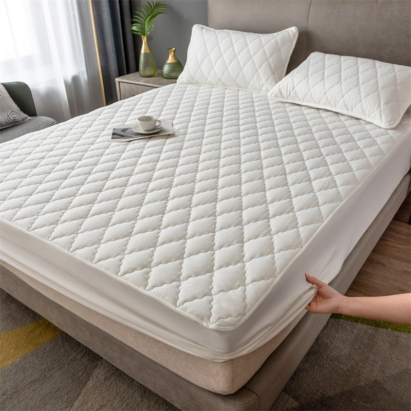 BowLift | Anti-Slip Waterproof Mattress Cover