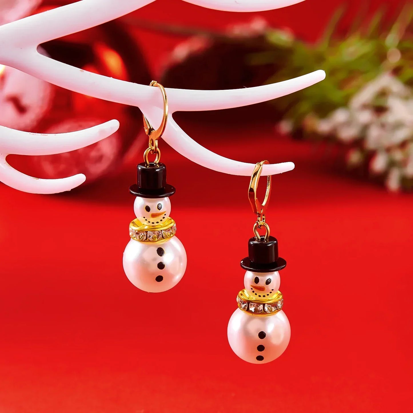 Skanto | CrystalChill | Snowflake Stud Earrings