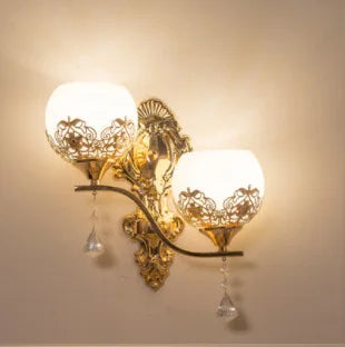 CrystalLuxe – Gold LED Wall Lamp for Atmospheric Lighting Skanto
