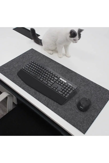 Desk pad made of soft wool felt