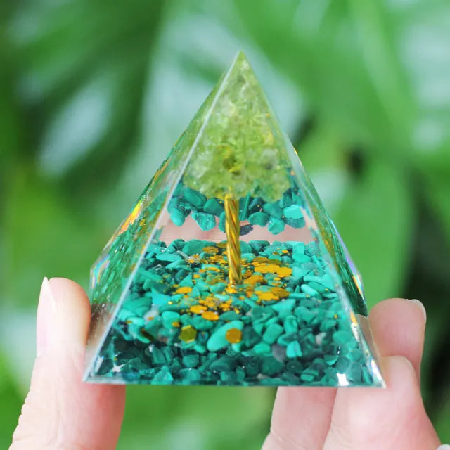 Skanto Skanto | Amethyst Peridot Orgone Pyramid - Energy Generator Crystal Reiki Chakra Orgonite Meditation Tool