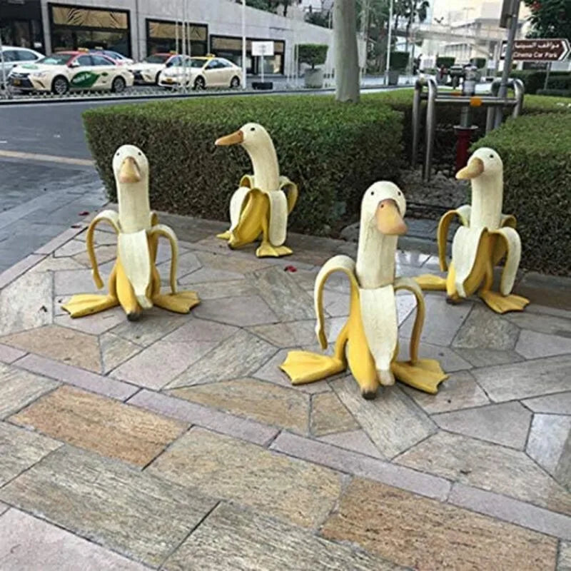 Banana Duck Decorative Figure – Playful Resin Decoration for indoors or outdoors | Karnz