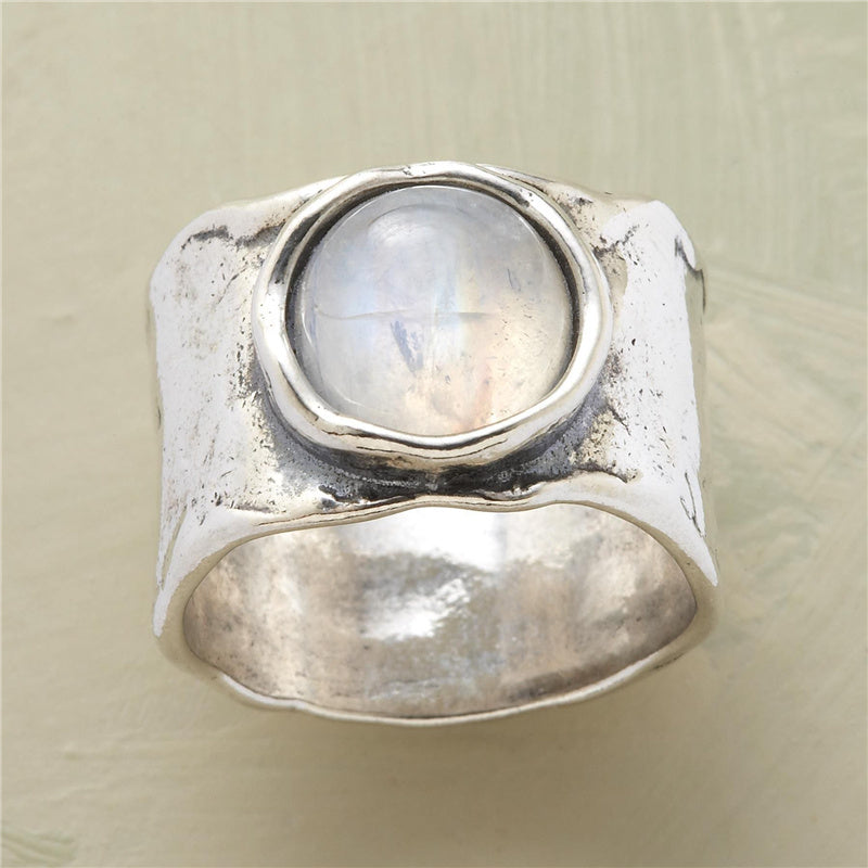 Enchanting Silver Moonstone Ring - Luna Skanto