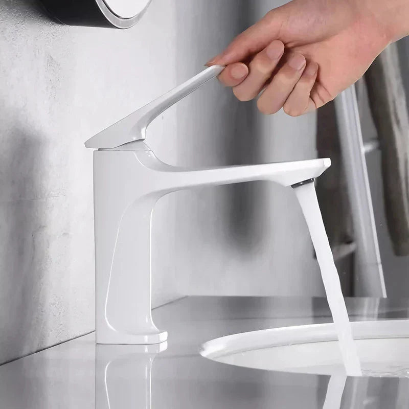 Karnz | Elegant Bathroom Faucet - with Single Lever for timeless comfort
