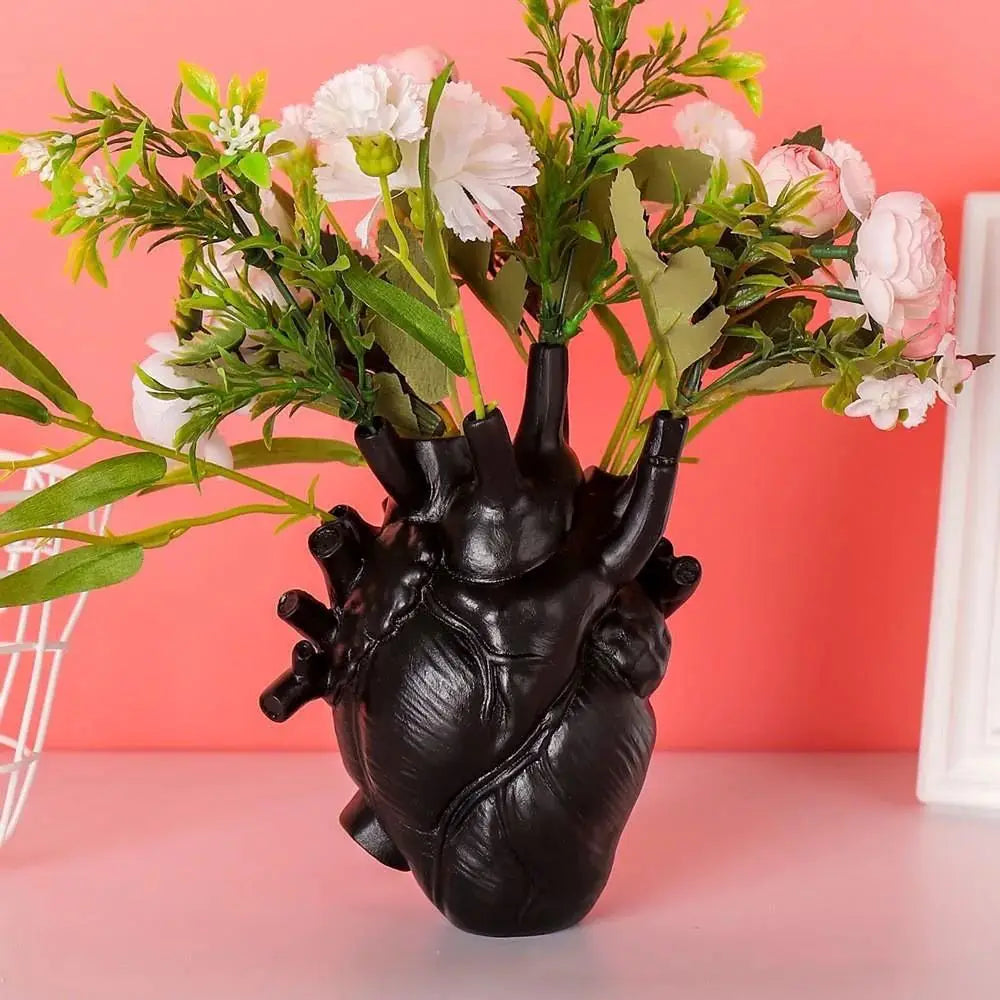 Skanto | Heart-Shaped Flower Pot