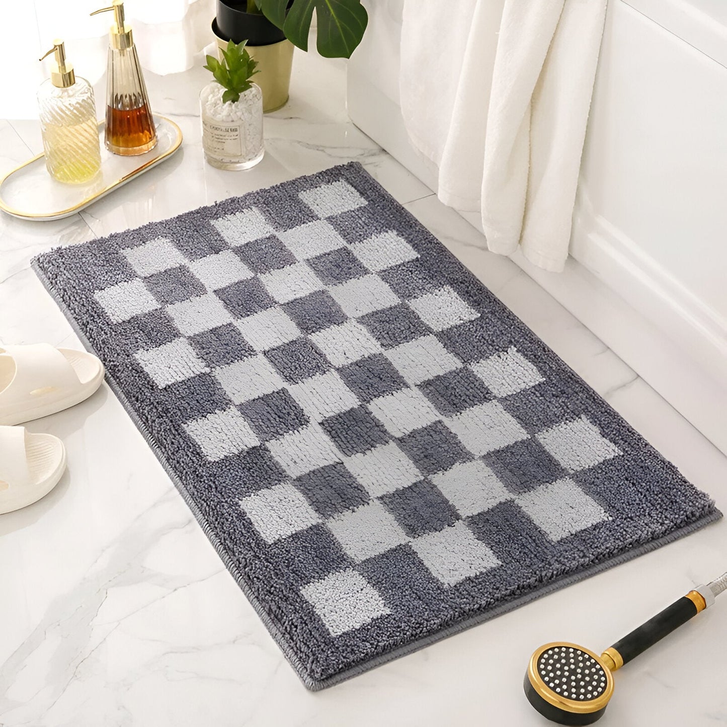 Plush checkered bath mat