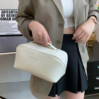 Skanto | Elegant Large Capacity Travel Cosmetic Bag