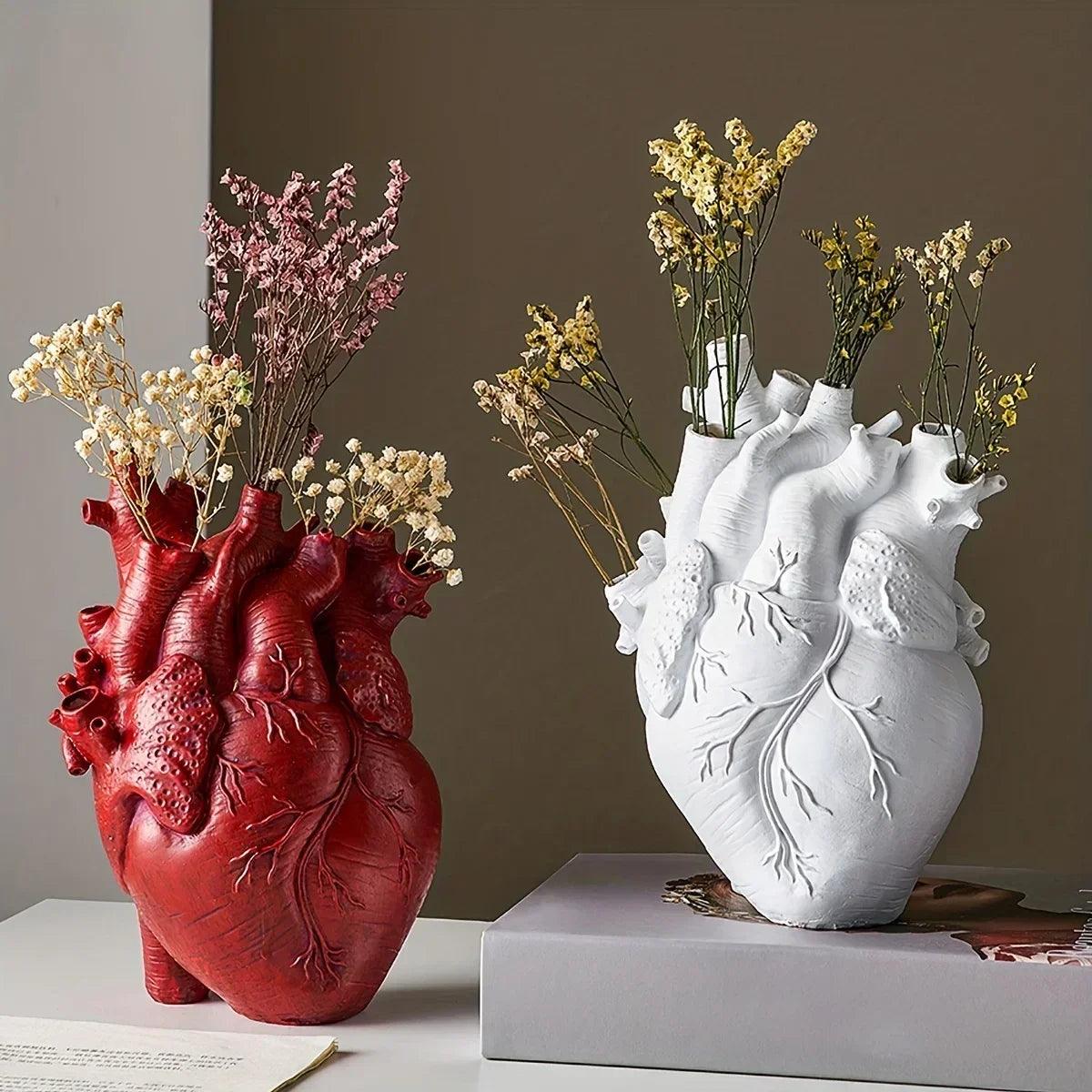 Skanto | LoveAura - Ceramic Heart Vase