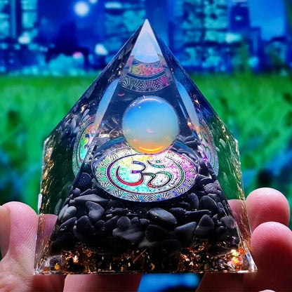 Skanto Skanto | Amethyst Peridot Orgone Pyramid - Energy Generator Crystal Reiki Chakra Orgonite Meditation Tool