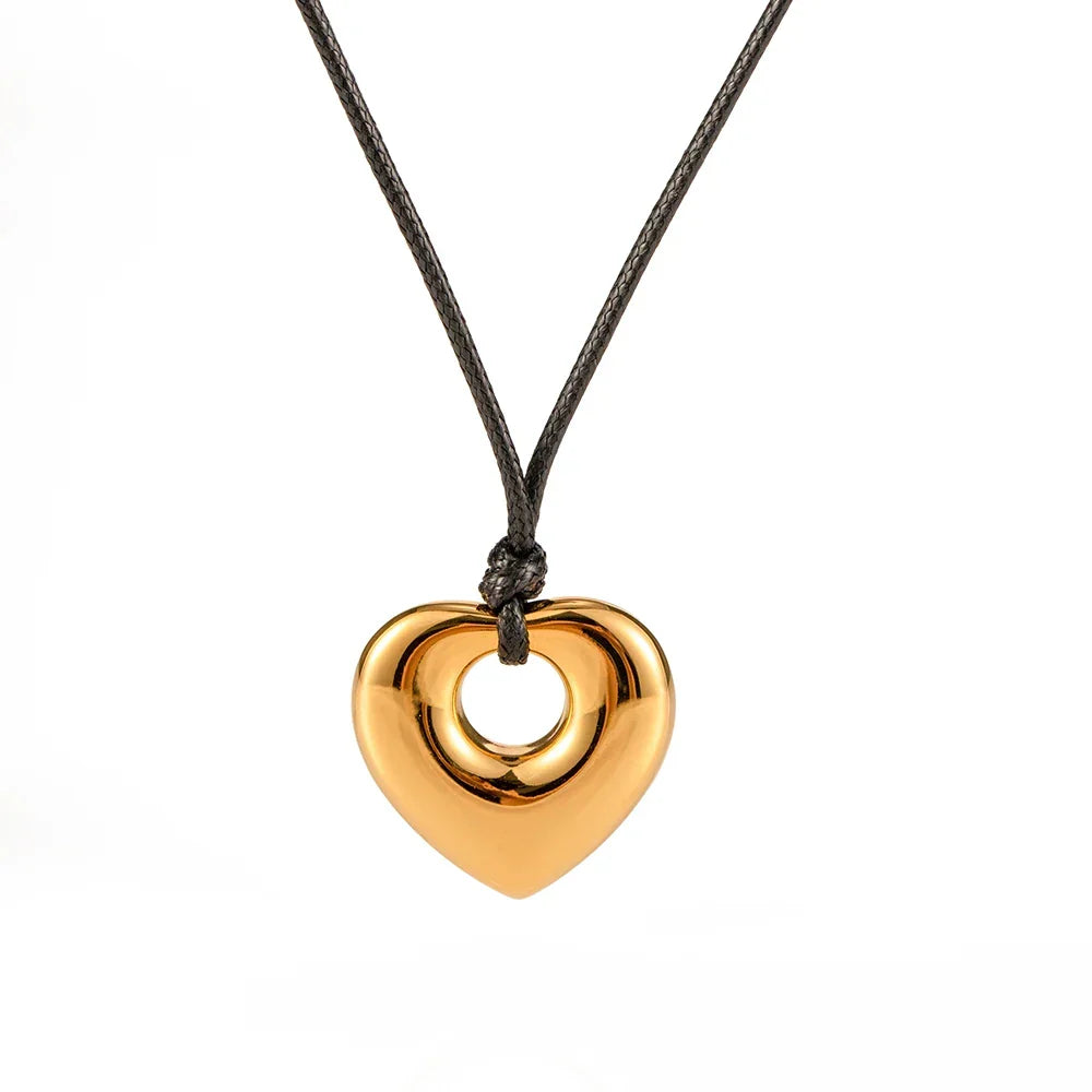 Skanto | Vintage Heart Leather Necklace