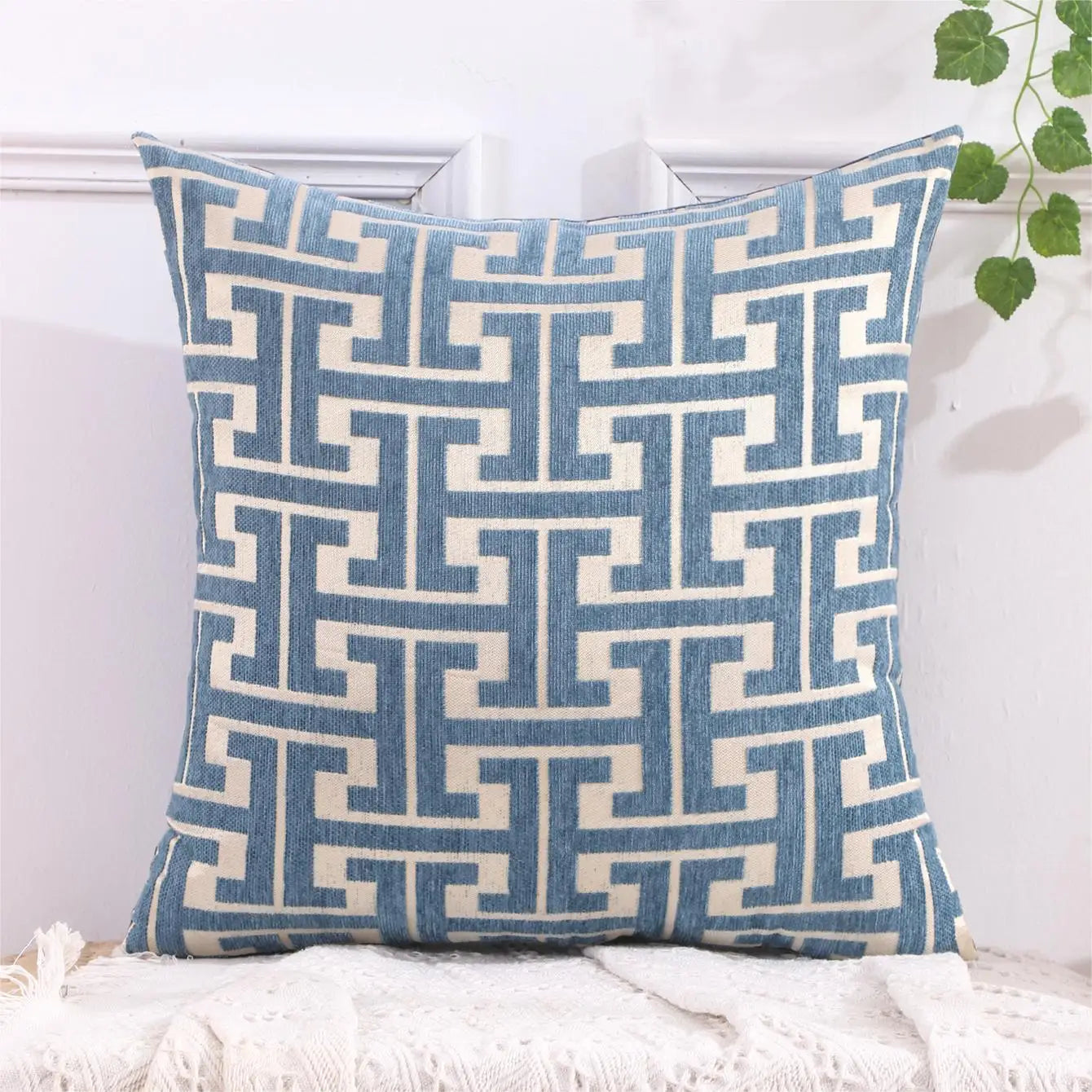 Striped cushion cover in farmhouse style – Decorative sofa cover for living room and couch | Karnz