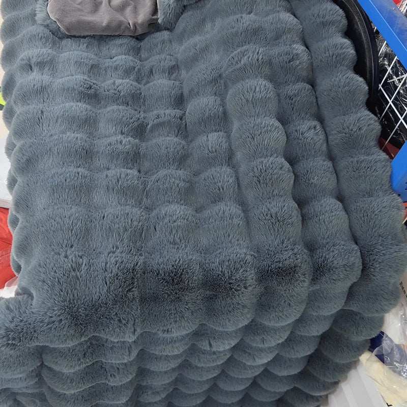 Skanto | CozyChic - Luxury Throw for Warm Moments