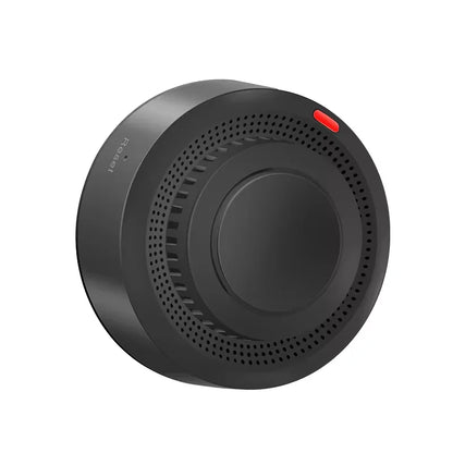 Smart WiFi smoke detector with 85 dB – SafeSense