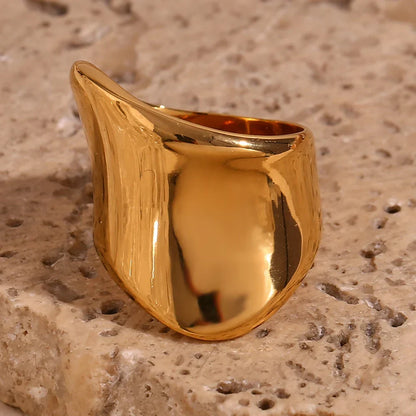 BowLift | 18k Wide Waves Classy Ring