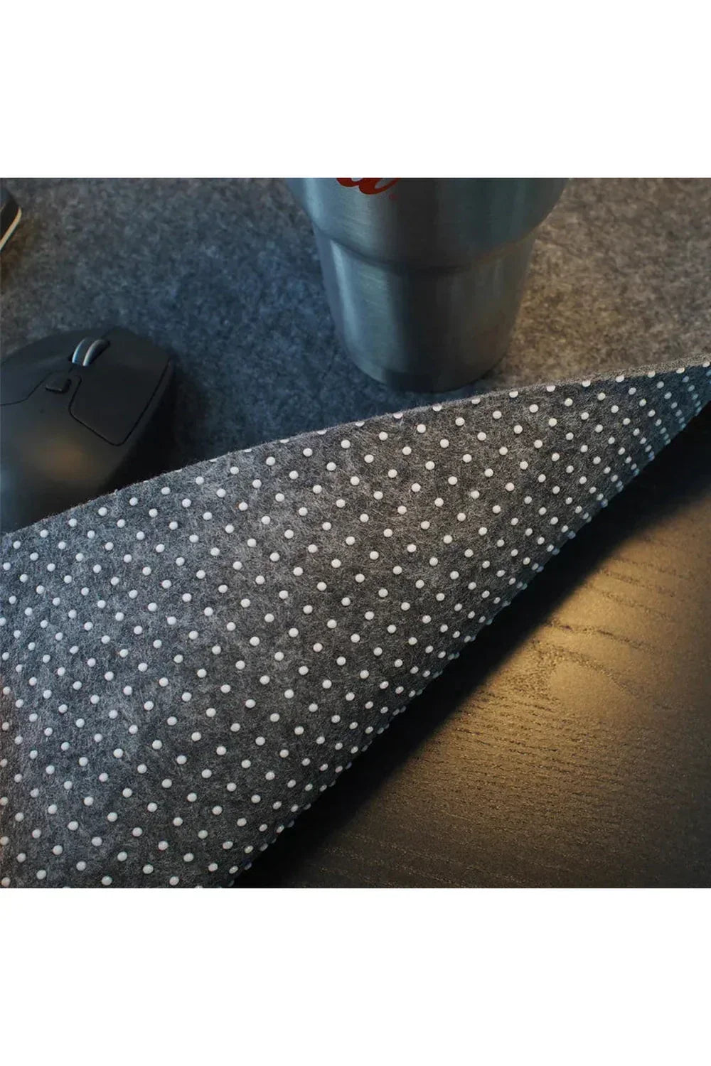 Desk pad made of soft wool felt