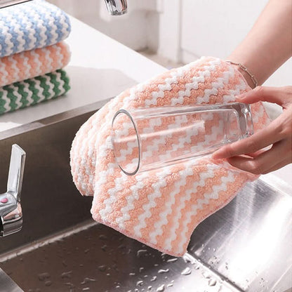 BowLift | microfibre cleaning cloths made from coral fleece for streak-free cleanliness