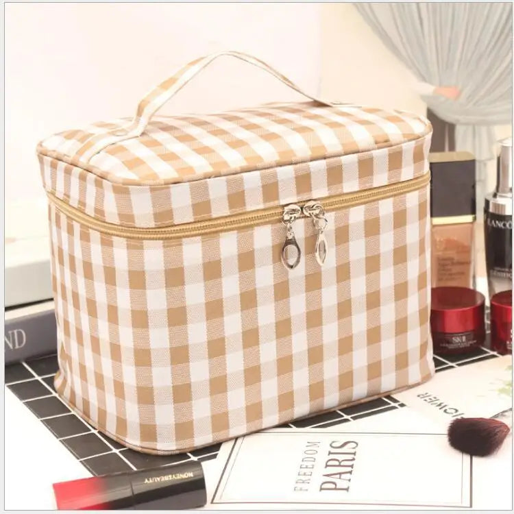 BowLift | Cosmetic bag WildAura | Large capacity | Waterproof & Stylish | Animal print