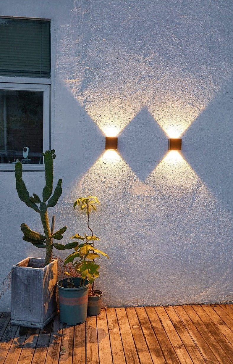 BowLift | SolarFlare - Upward & Downward Solar Wall Lamp
