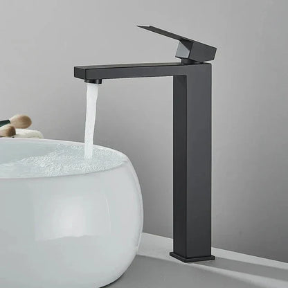 Skanto | Modern Black-Silver Faucet - for a Luxury Bathtub Experience