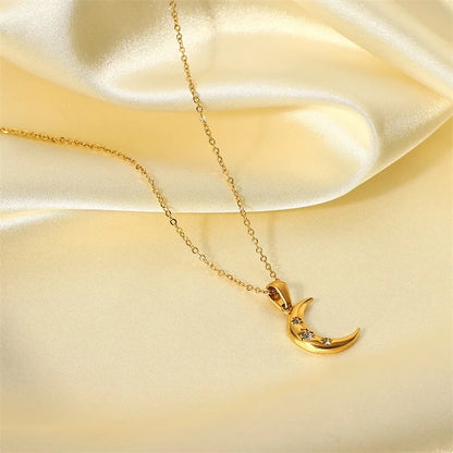 Skanto | 18k Diamond Adorned Crescent Moon Necklace