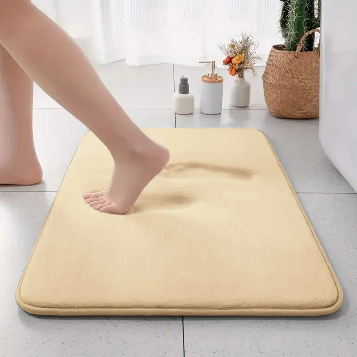 BowLift | Thick Plain Non-Slip Bath Mat made of Flannel with Absorbent Capacity