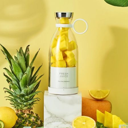 Skanto | Portable Electric Wireless Juicer Blender – 350ML Travel-Friendly Smoothie Maker