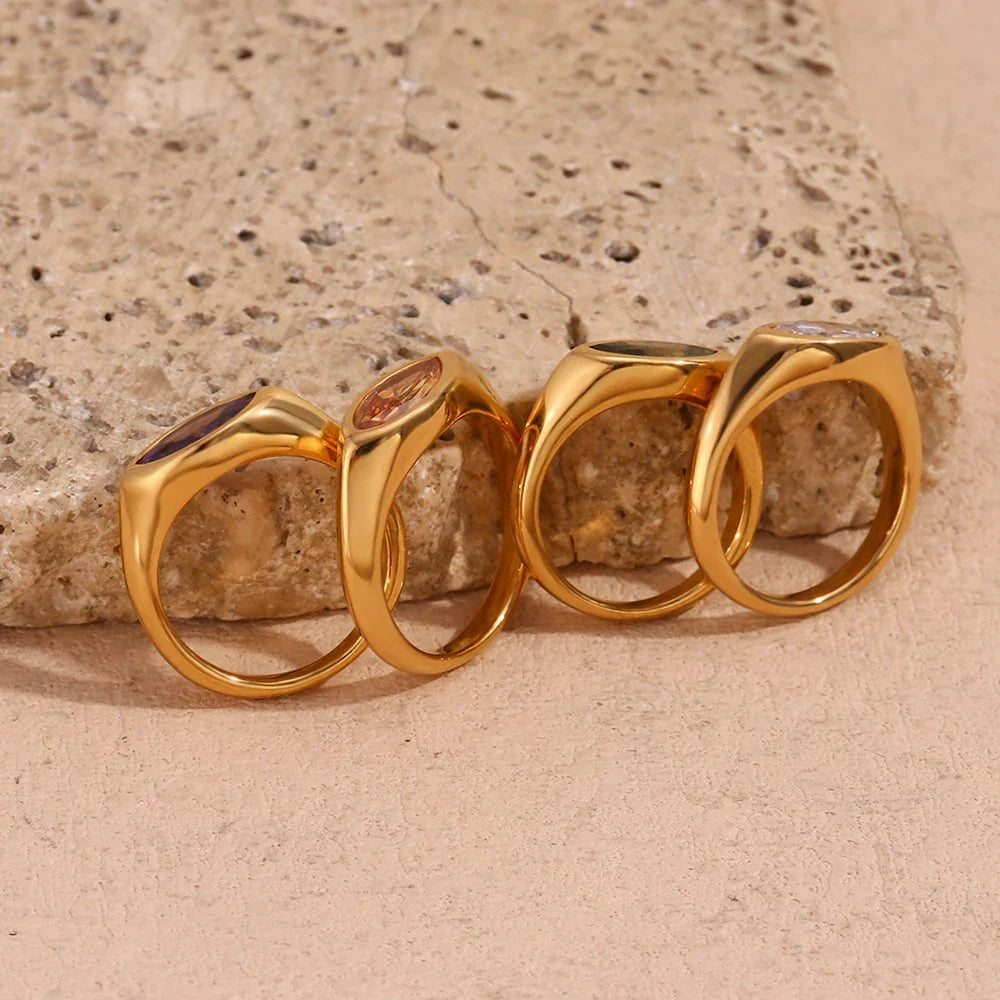 BowLift | 18k Oval Diamond Cut Ring