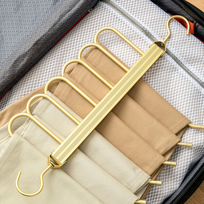 Brehn | Space-saving trouser hangers from Gardudu made of aluminum