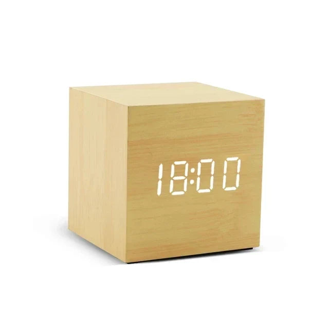 Wooden LED clock with temperature display, digital time display and minimalist design – perfect for bedroom and office
