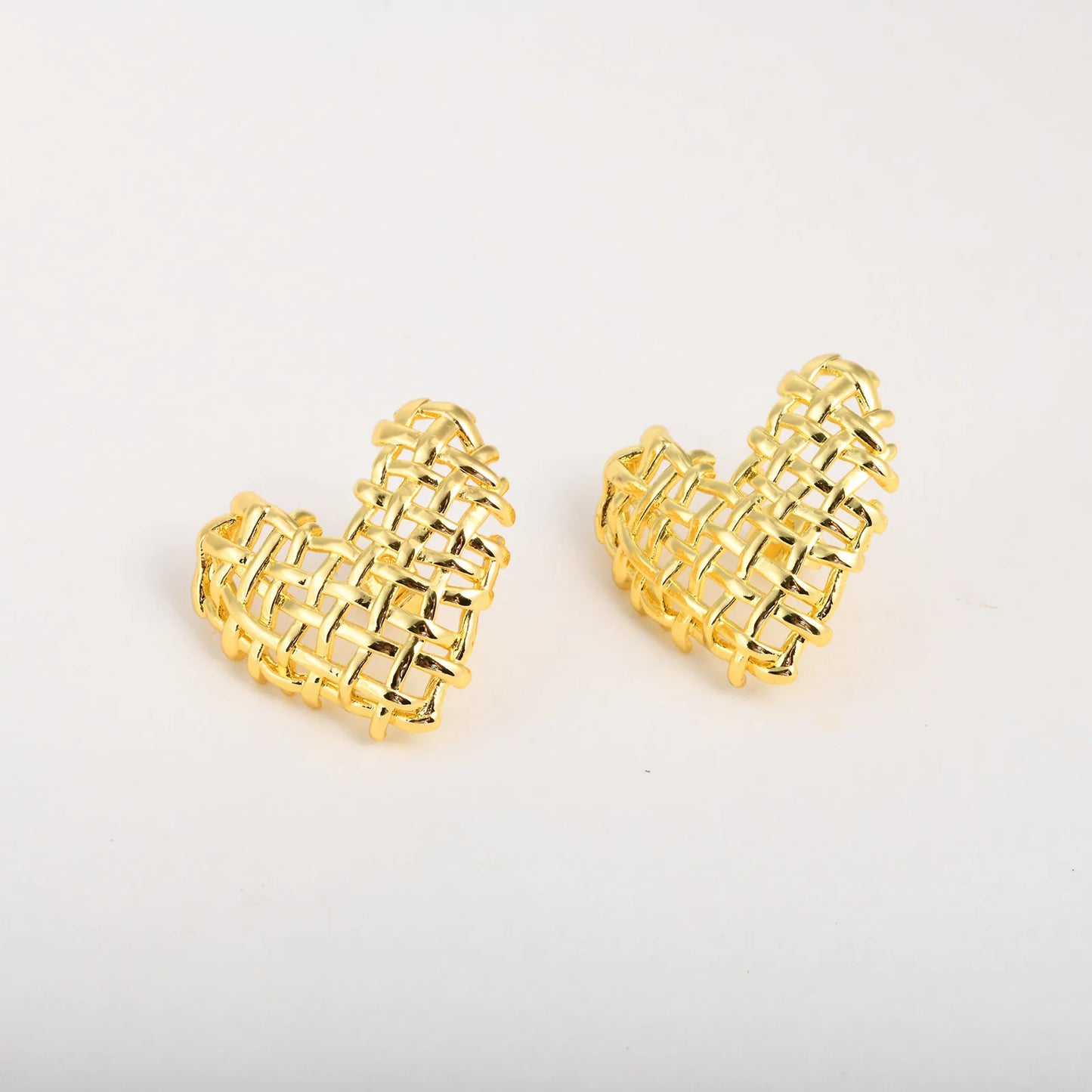 Skanto | 14k Woven Heart Earrings