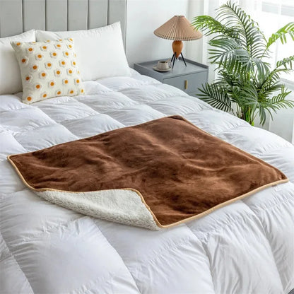 Skanto | PawProof Waterproof Pet Blanket | For Dogs & Cats | Cozy & Durable